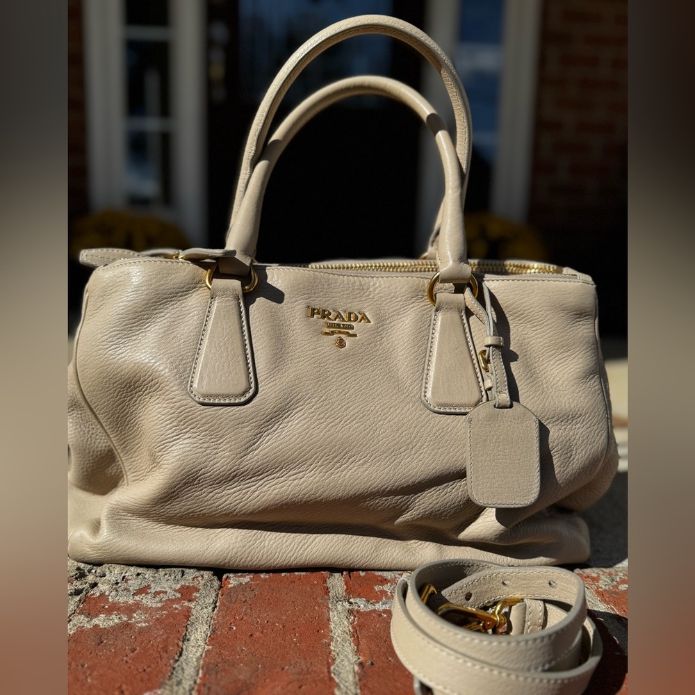 🌟 PRADA Lux Leather Satchel🌟 - Picture 4 of 16
